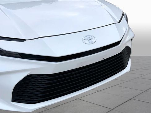 Used 2025 Toyota Camry LE FWD image 28
