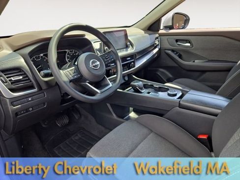 Used 2023 Nissan Rogue SV AWD/4WD image 19