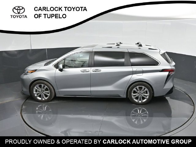 Used 2023 Toyota Sienna Platinum FWD image 53