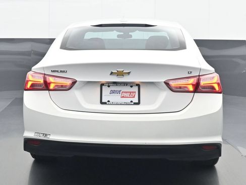 Used 2022 Chevrolet Malibu LT FWD image 5
