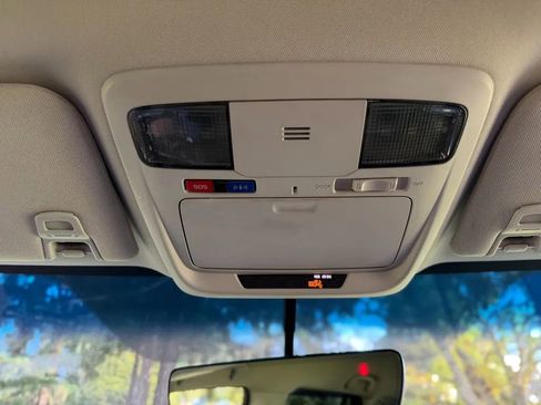 Used 2018 Subaru Outback 2.5i Premium image 47