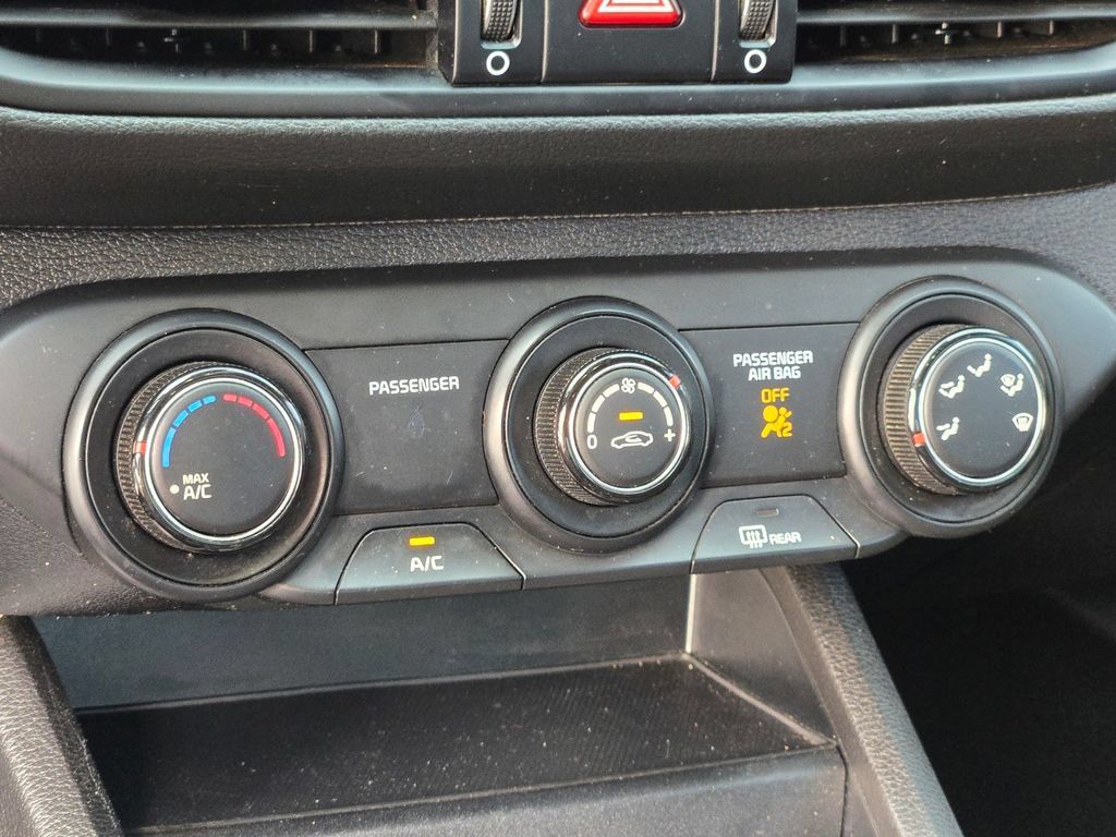 Used 2020 Kia Forte LXS FWD image 31
