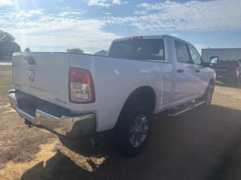Used 2024 RAM 2500 Big Horn AWD/4WD image 3