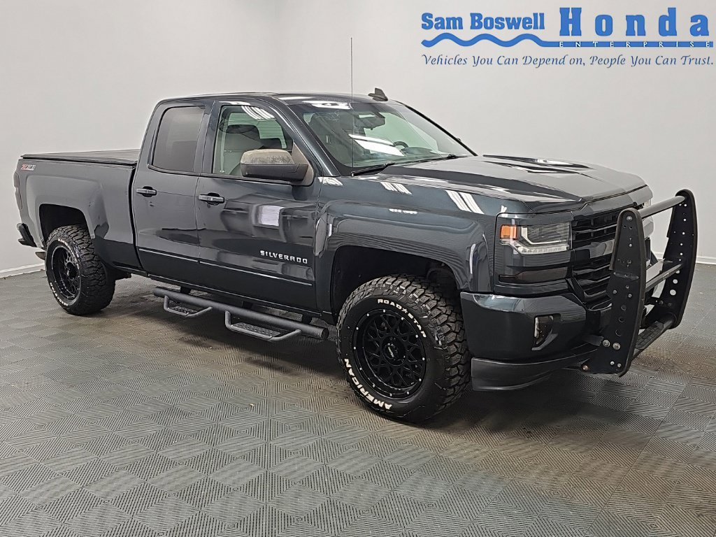 Used 2017 Chevrolet Silverado 1500 LT w/ All Star Edition AWD/4WD image 1