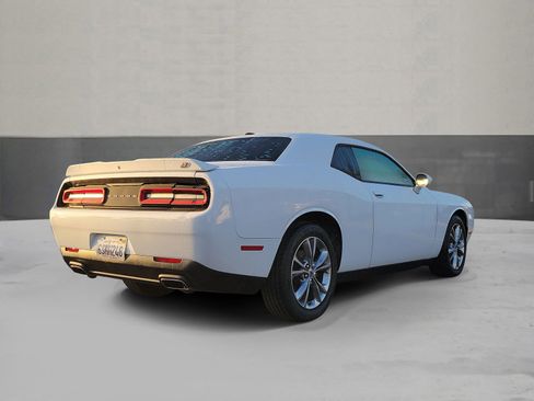 Used 2020 Dodge Challenger SXT image 2