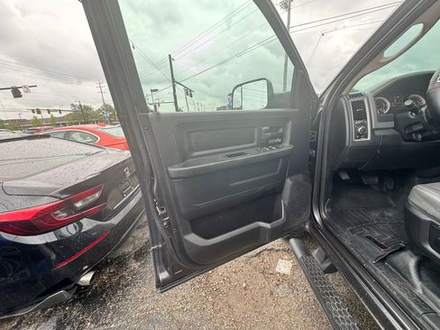 Used 2016 RAM 2500 Tradesman RWD image 12