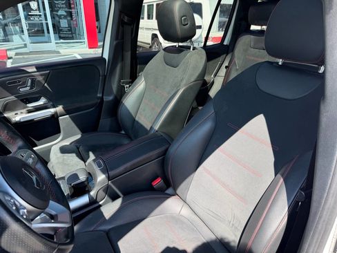 Used 2021 Mercedes-Benz GLB 250 4MATIC w/ AMG Line image 10