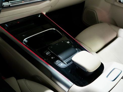 Used 2023 Mercedes-Benz EQB 300 4MATIC w/ Driver Assistance Package image 21