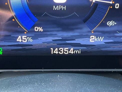 Used 2025 Chevrolet Equinox EV RS FWD image 17