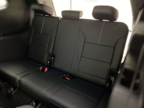 Used 2025 GMC Acadia Elevation w/ Elevation Premium Package image 23