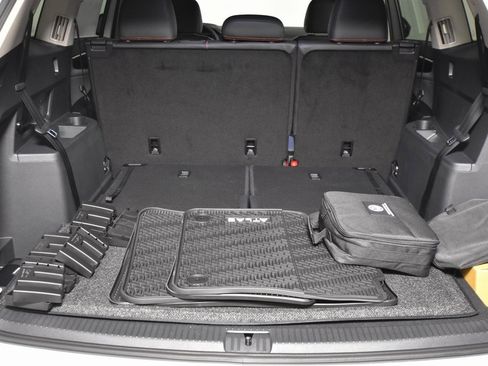 New 2025 Volkswagen Atlas Peak Edition SE image 15