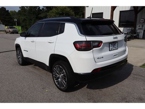 Used 2022 Jeep Compass Limited w/ Elite Group AWD/4WD image 3