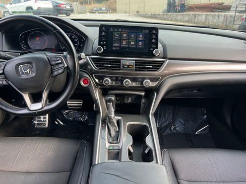Used 2018 Honda Accord Sport image 16