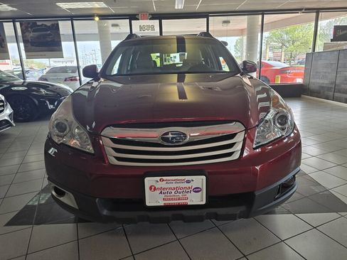 Used 2011 Subaru Outback 2.5i Premium image 2