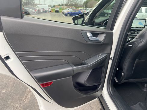 Used 2023 Ford Escape Platinum AWD/4WD image 21