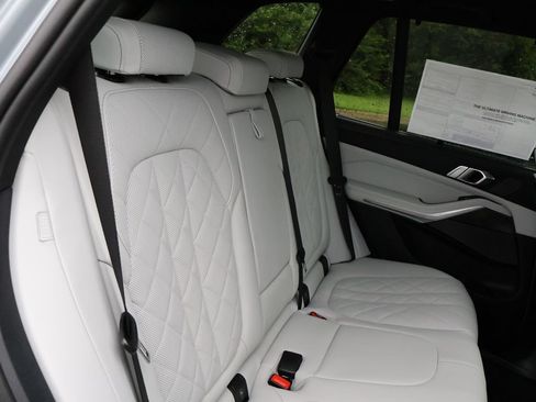 New 2026 BMW X5 xDrive40i w/ M Sport Package AWD/4WD image 34