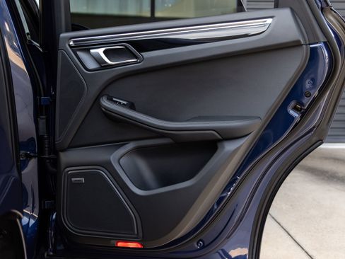 Certified 2026 Porsche Macan AWD/4WD image 40
