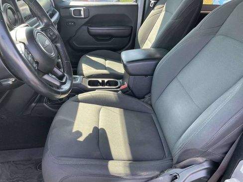 Used 2021 Jeep Wrangler Sport AWD/4WD image 13
