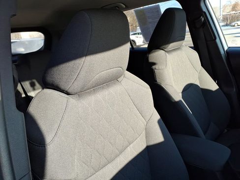 Used 2023 Toyota Corolla Cross LE image 27