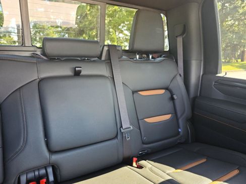 Used 2024 GMC Sierra 2500 AT4 w/ AT4 Premium Plus Package AWD/4WD image 12