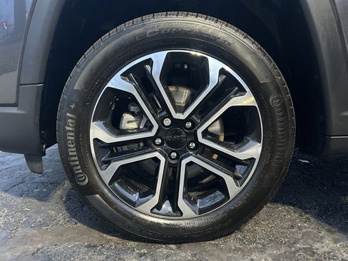 Used 2022 Jeep Compass Limited image 28