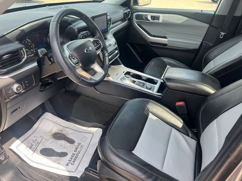 Used 2022 Ford Explorer XLT w/ Equipment Group 202A image 10