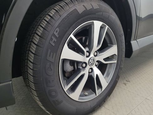 Used 2018 Toyota RAV4 XLE AWD/4WD image 31