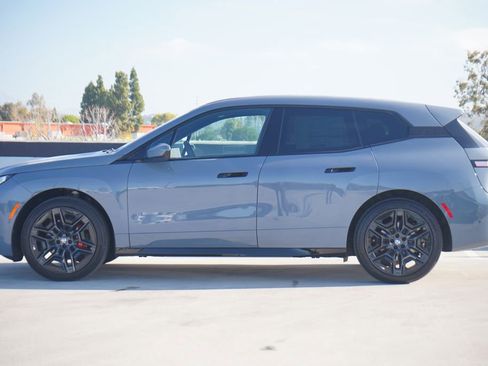 New 2026 BMW iX xDrive45 w/ M Sport Package image 4