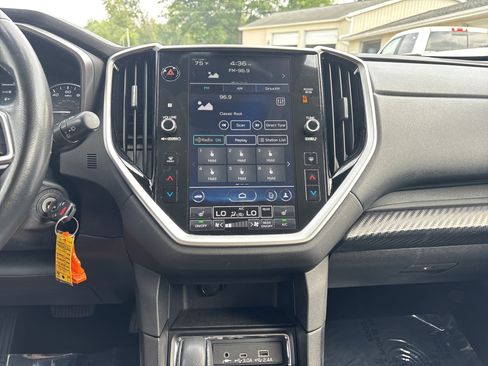Used 2023 Subaru Ascent Premium AWD/4WD image 17