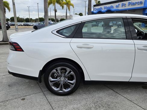 Certified 2025 Honda Accord EX-L image 4