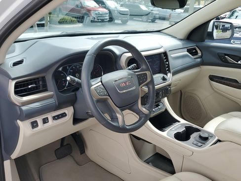 Used 2023 GMC Acadia Denali w/ Denali Ultimate Package FWD image 12