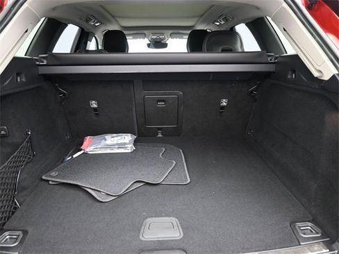 Used 2023 Volvo XC60 B5 Ultimate w/ Climate Package image 31