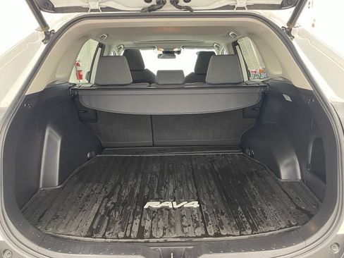 Used 2020 Toyota RAV4 XLE w/ Convenience Package AWD/4WD image 15