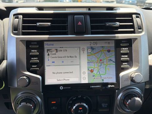 Used 2021 Toyota 4Runner SR5 Premium w/ Moonroof Package AWD/4WD image 25