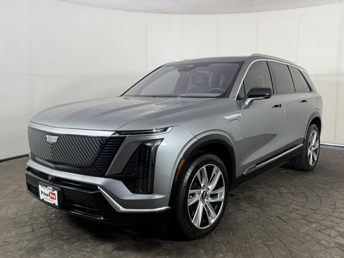 Used 2026 Cadillac Vistiq Luxury AWD/4WD image 3