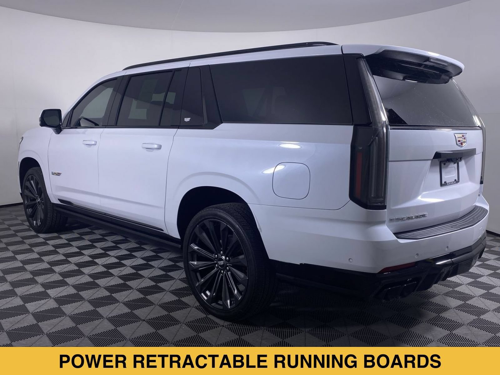 Certified 2026 Cadillac Escalade ESV V AWD/4WD image 21