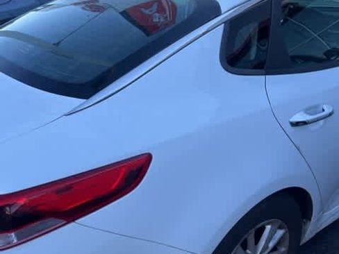 Used 2018 Kia Optima LX image 25