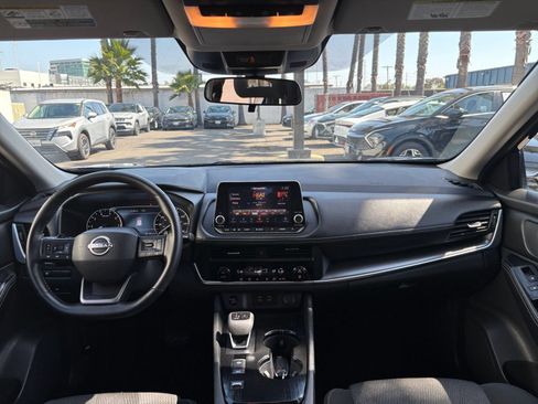 Used 2025 Nissan Rogue SV FWD image 35