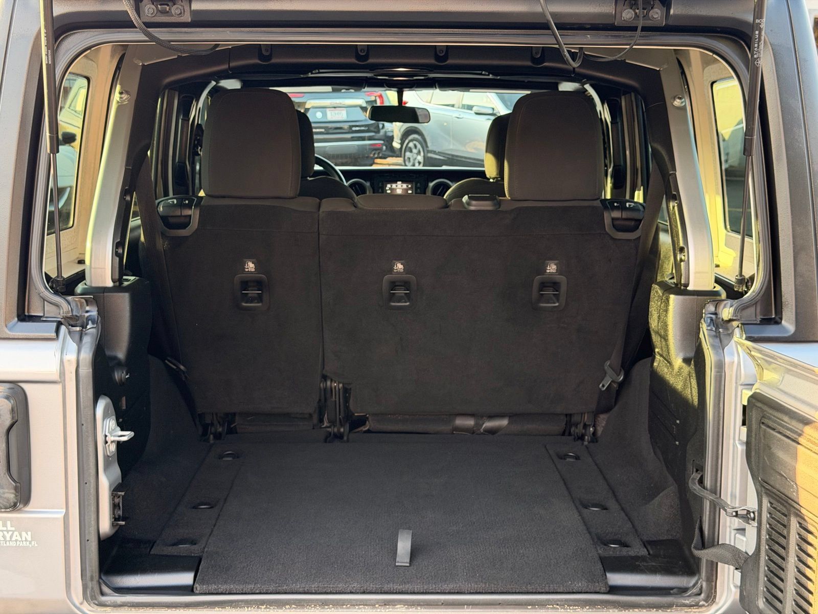 Used 2018 Jeep Wrangler Unlimited Sport AWD/4WD image 12