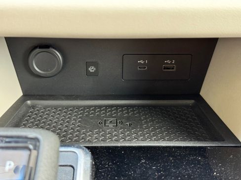 Used 2022 Nissan Pathfinder Platinum w/ Lighting Package (N93) FWD image 30