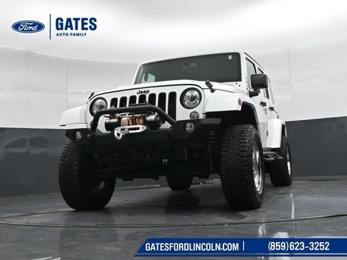 Used 2018 Jeep Wrangler Unlimited Sahara AWD/4WD image 37