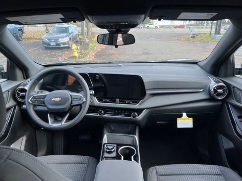 New 2026 Chevrolet Equinox LT image 13