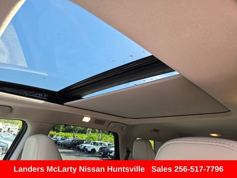 Used 2023 Nissan Pathfinder SL w/ SL Premium Package FWD image 19