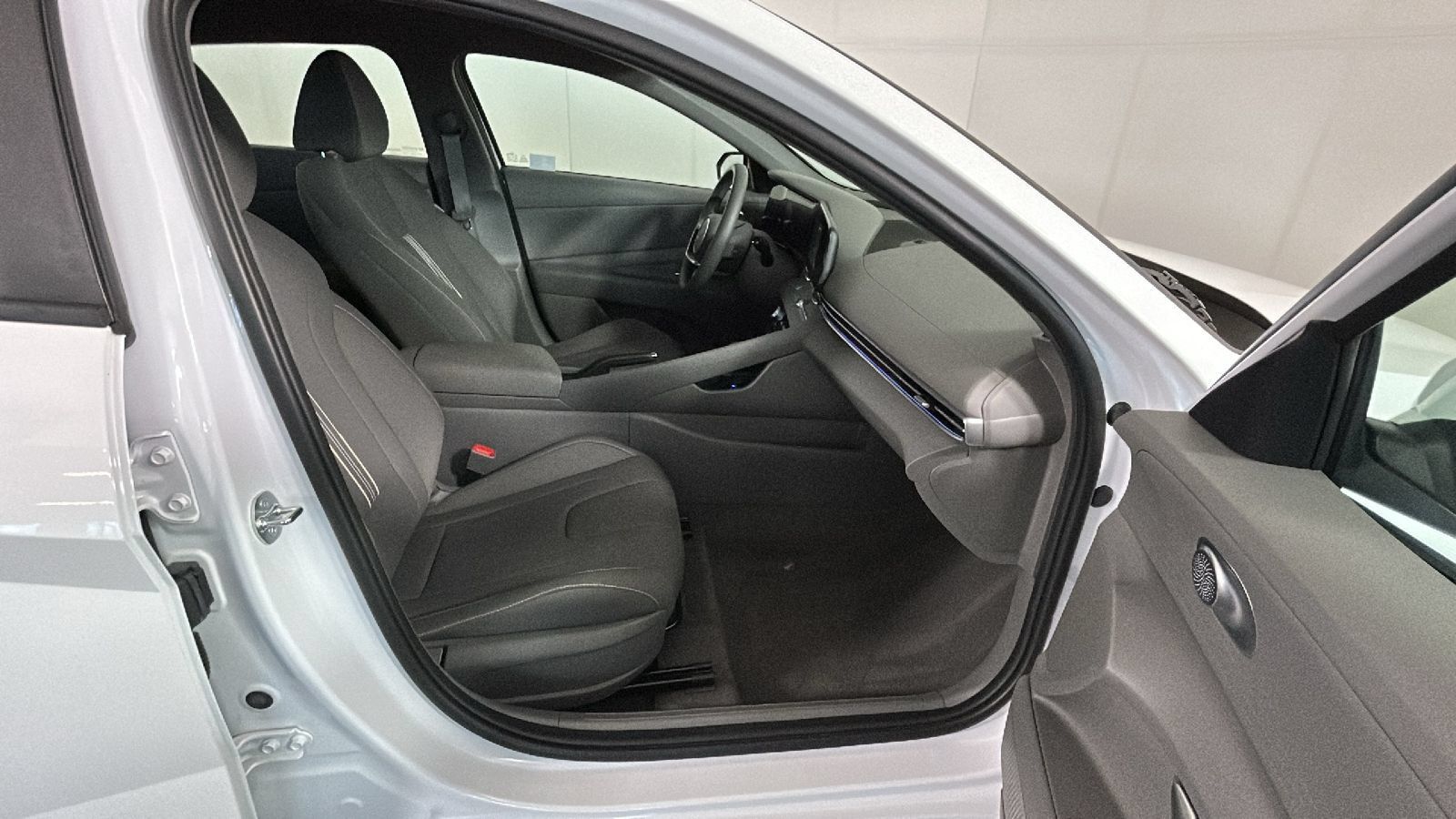 Certified 2024 Hyundai Elantra SEL FWD image 36