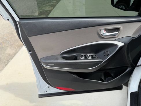 Used 2018 Hyundai Santa Fe Sport image 13