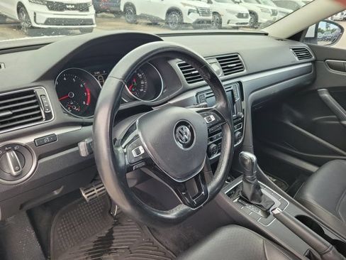 Used 2017 Volkswagen Passat 1.8T R-Line FWD image 18