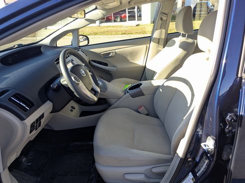Used 2015 Toyota Prius Three image 15