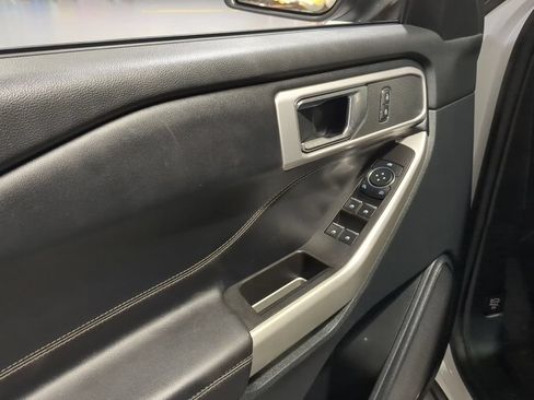 Used 2021 Ford Explorer XLT AWD/4WD image 15