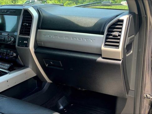 Used 2019 Ford F550 4x4 SuperCab Super Duty w/ Lariat Value Package image 18