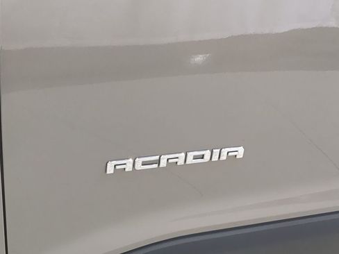 Used 2019 GMC Acadia SLT image 16